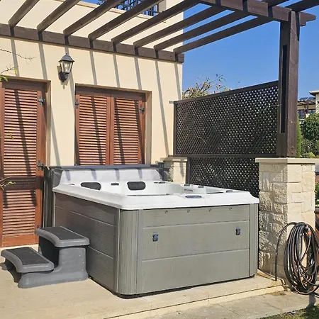 Stay Aphrodite Hills 2Br Jacuzzi & Resort Amenities Daire
