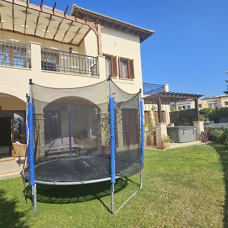 Stay Aphrodite Hills 2Br Jacuzzi & Resort Amenities